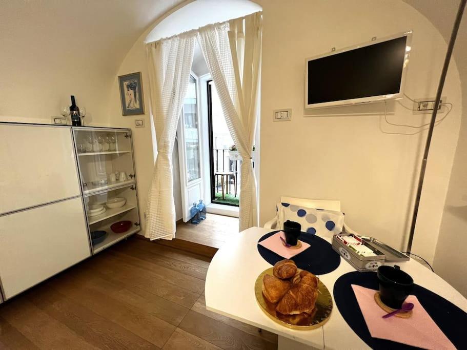 Tiny House In Centro Apartment Bari Exterior foto