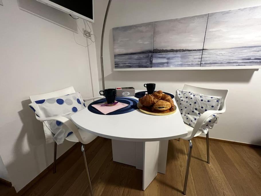Tiny House In Centro Apartment Bari Exterior foto