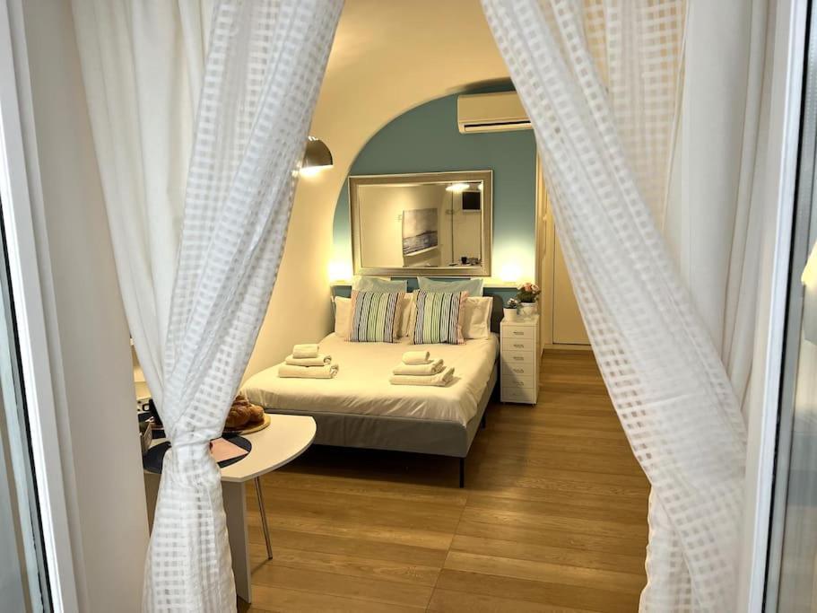 Tiny House In Centro Apartment Bari Exterior foto
