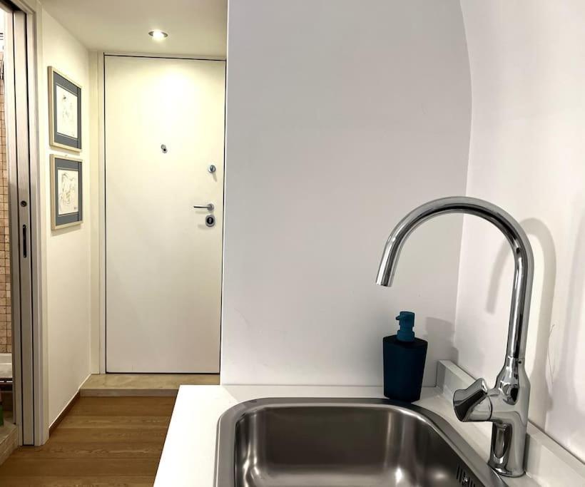 Tiny House In Centro Apartment Bari Exterior foto